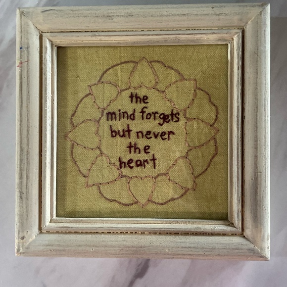 PRIMITIVES BY KATHY SMALL STITCHERY FRAMED ART - Picture 1 of 7